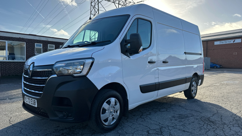 Renault Master Mwb Diesel Fwd MM35dCi 135 Business+ Medium Roof Van